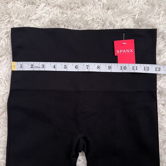 NWT SPANX Look at Me Now Black Lamn Seamless Cropped Legging Size L - Picture 7 of 8